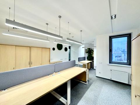 комерційна за адресою Спортивна пл., 3В