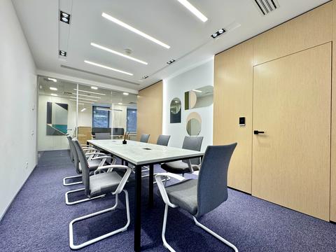 комерційна за адресою Спортивна пл., 3В