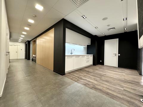 комерційна за адресою Спортивна пл., 3В