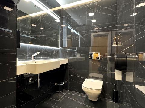 комерційна за адресою Спортивна пл., 3В