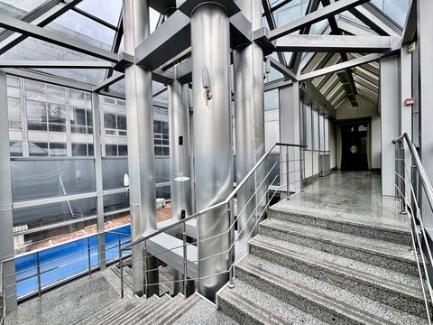 комерційна за адресою Спортивна пл., 3В