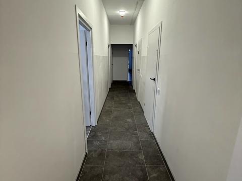 комерційна за адресою Повітряна вул., 82