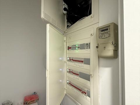 комерційна за адресою Повітряна вул., 82