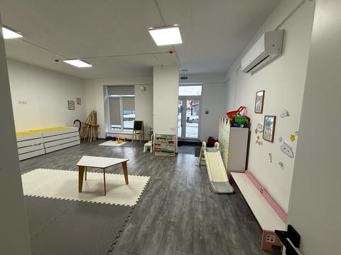 комерційна за адресою Повітряна вул., 82