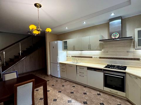 будинок за адресою Ярова вул. (Червоноармійська)