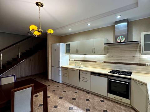 будинок за адресою Ярова вул. (Червоноармійська)