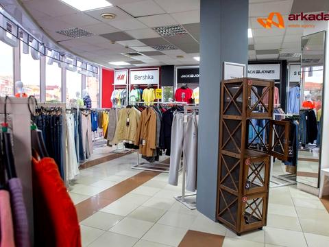 комерційна за адресою Незалежності вул., 4