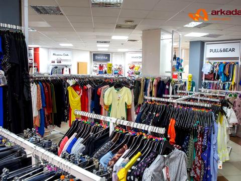 комерційна за адресою Незалежності вул., 4