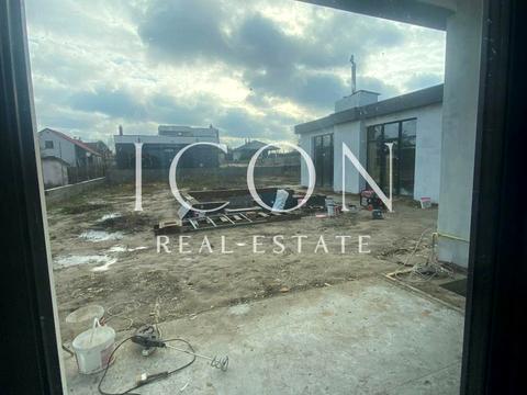 будинок за адресою Квітнева вул.