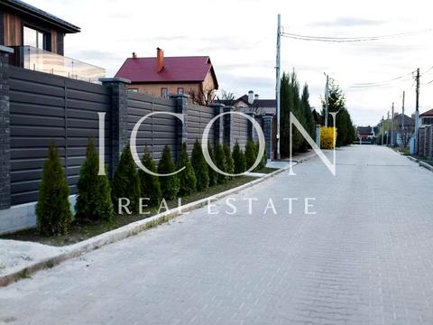 будинок за адресою Набережна вул.