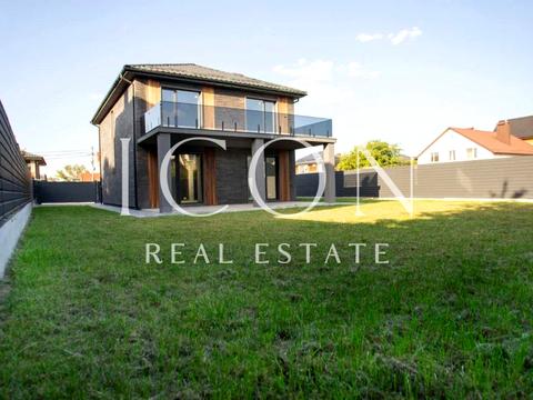 будинок за адресою Набережна вул.