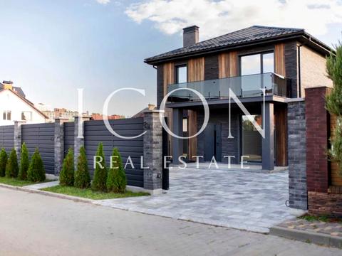 будинок за адресою Набережна вул.