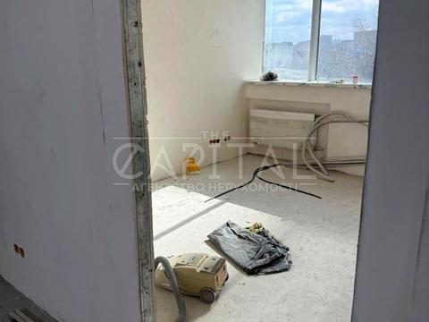 комерційна за адресою Загорівська вул. (Багговутівська), 17-21