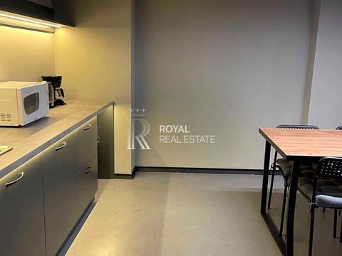 комерційна за адресою Ділова вул. (Димитрова), 2-Б