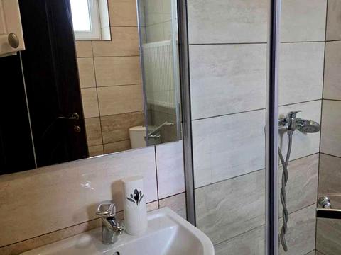 дом по адресу Коновальця