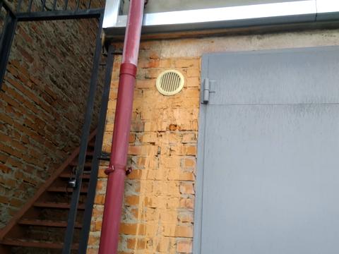 комерційна за адресою Карпенка-Карого вул., 15