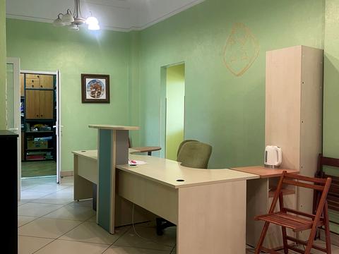 комерційна за адресою Туган Барановського, 16