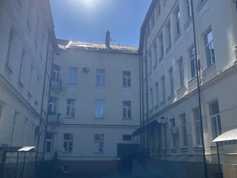 комерційна за адресою Туган Барановського, 16