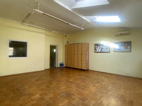 комерційна за адресою Туган Барановського, 16