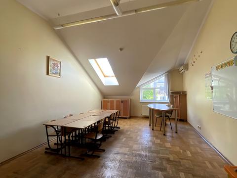 комерційна за адресою Туган Барановського, 16