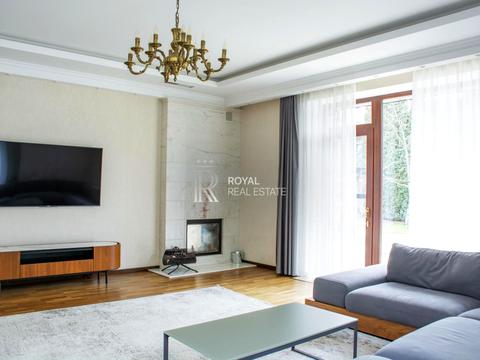 будинок за адресою Лісова вул., 1