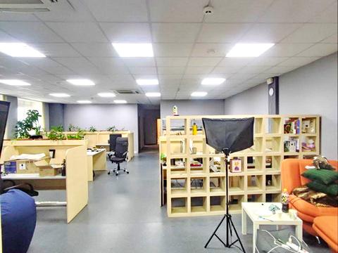 комерційна за адресою Ярославська вул., 56