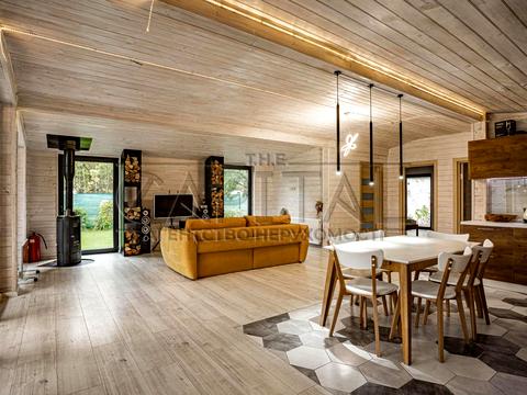 будинок за адресою Лісова