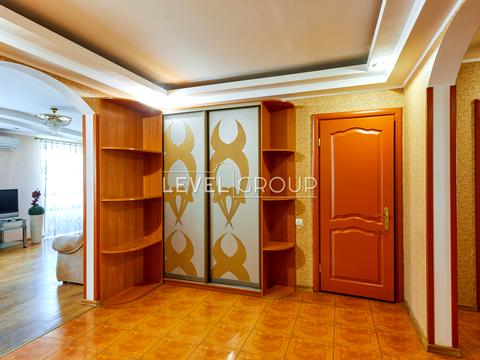 квартира за адресою Анни Ахматової вул., 43