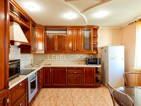 квартира за адресою Анни Ахматової вул., 43