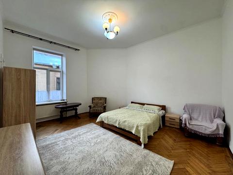 квартира за адресою Гетьмана Петра Дорошенка вул. (), 42