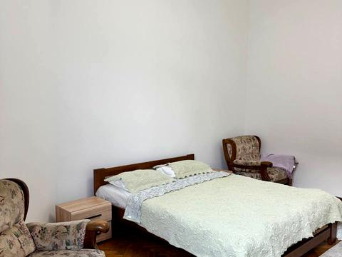 квартира за адресою Гетьмана Петра Дорошенка вул. (), 42