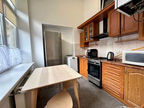 квартира за адресою Гетьмана Петра Дорошенка вул. (), 42