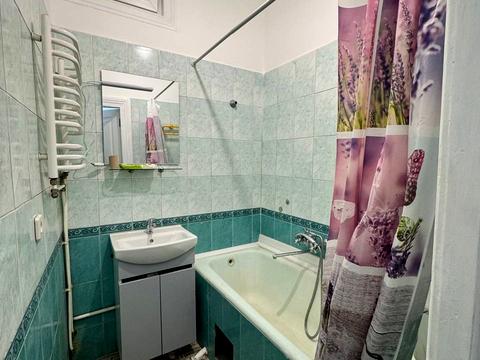 квартира за адресою Гетьмана Петра Дорошенка вул. (), 42