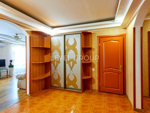 квартира за адресою Анни Ахматової вул., 43