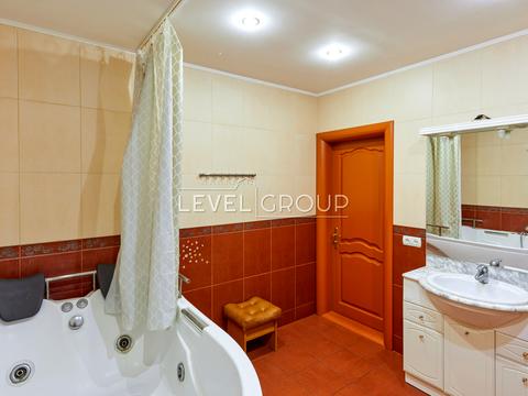 квартира за адресою Анни Ахматової вул., 43