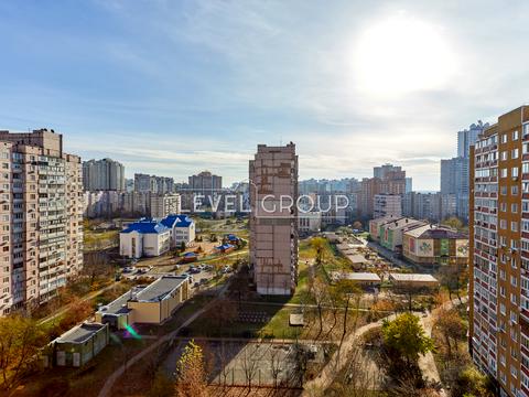 квартира за адресою Анни Ахматової вул., 43