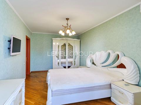 квартира за адресою Анни Ахматової вул., 43