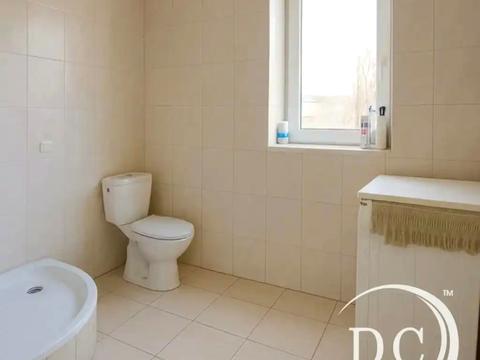 будинок за адресою Юрія Кондратюка вул. (Комунарівська)