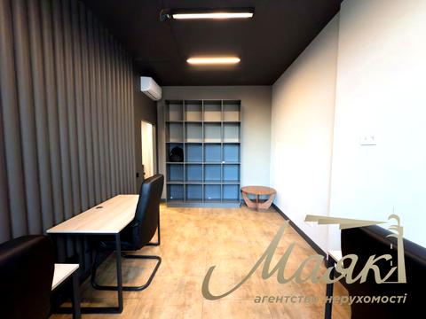 комерційна за адресою Жилянська вул., 68