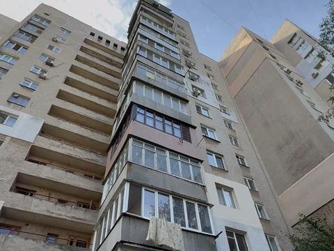 квартира за адресою Євгена Чикаленка вул., 68б