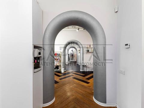 комерційна за адресою Євгена Коновальця вул. (Щорса), 34