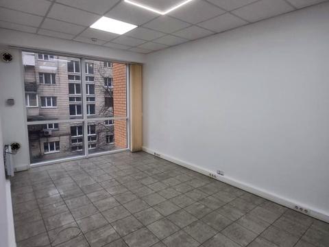 комерційна за адресою Лєскова вул., 4