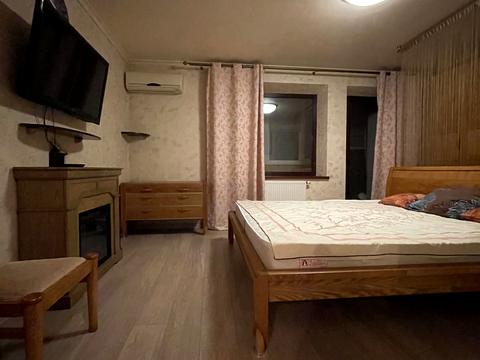 квартира за адресою Дмитра Чижевського вул. (Петра Чаадаєва), 2-Б