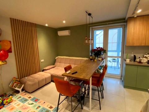 квартира за адресою Академіка Лебедєва вул., 1/5