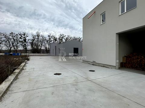 коммерческая по адресу Кленовий, 5