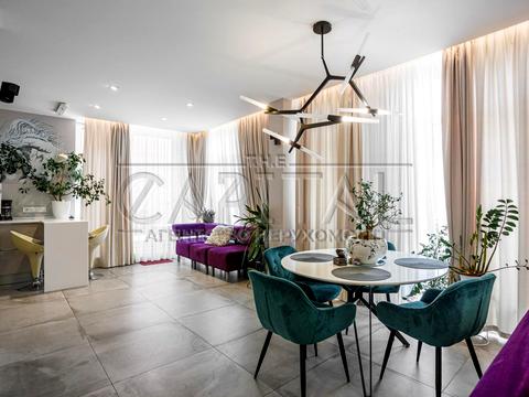 квартира за адресою Регенераторна вул., 4 к11