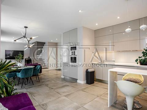 квартира за адресою Регенераторна вул., 4 к11