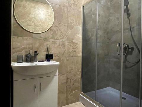 квартира по адресу Парижской Коммуны ул., 4