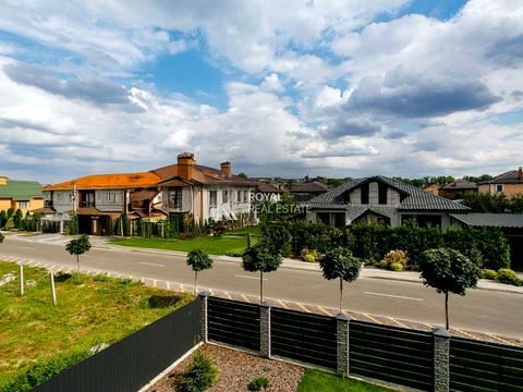 будинок за адресою с. Петропавлівська борщагівка, Центральна вул.