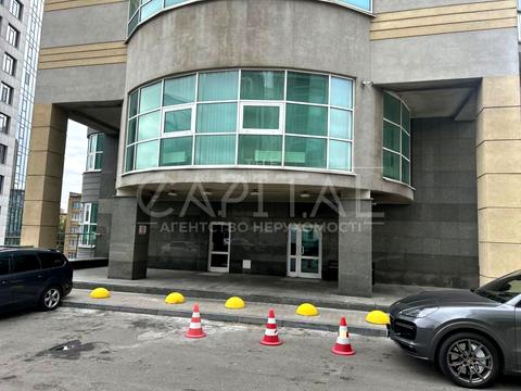 комерційна за адресою Звіринецька вул., 59